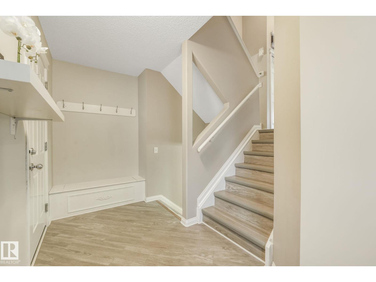 116 Castle Dr Nw, Edmonton, Alberta  T5X 6J1 - Photo 6 - E4470616