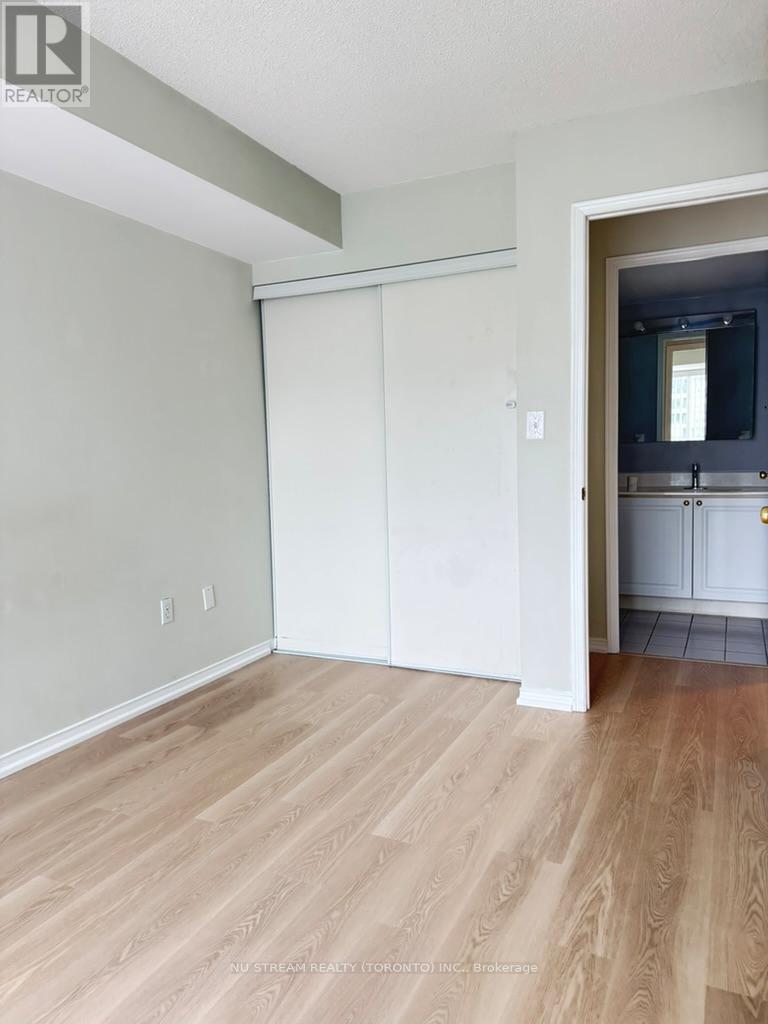 1905 - 3 Pemberton Avenue, Toronto, Ontario  M2M 4M1 - Photo 4 - C12715796