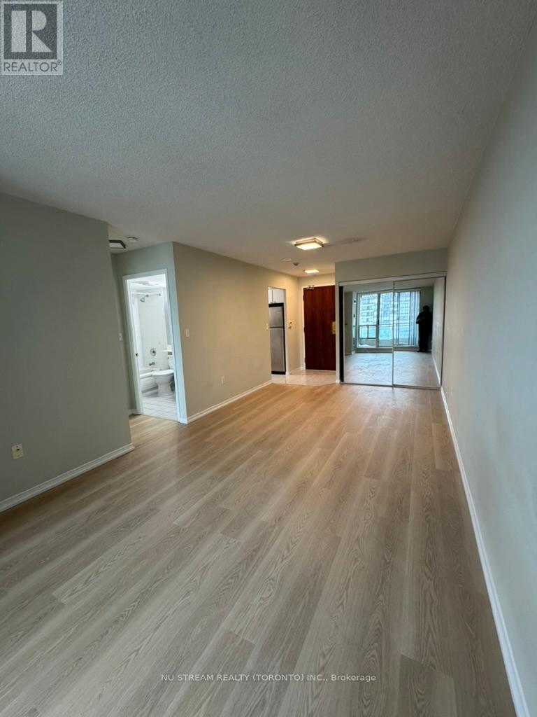 1905 - 3 Pemberton Avenue, Toronto, Ontario  M2M 4M1 - Photo 5 - C12715796