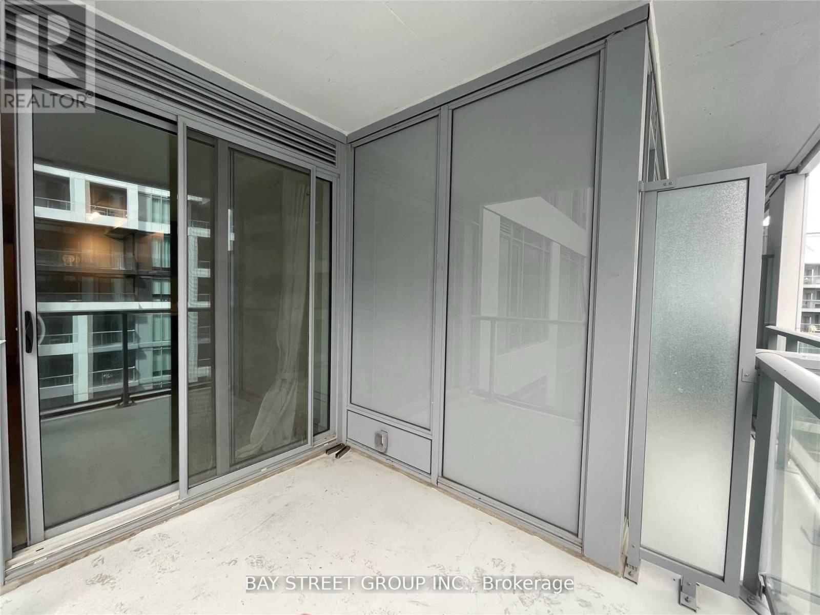 720w - 27 Bathurst Street, Toronto, Ontario  M5V 2P1 - Photo 17 - C12715804