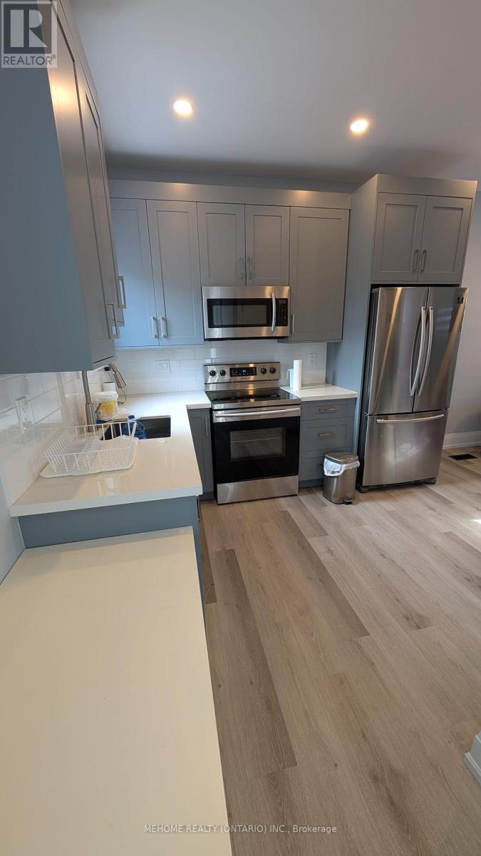 Coach - 15 Bellcroft Lane, Markham, Ontario  L6B 0N7 - Photo 3 - N12715794