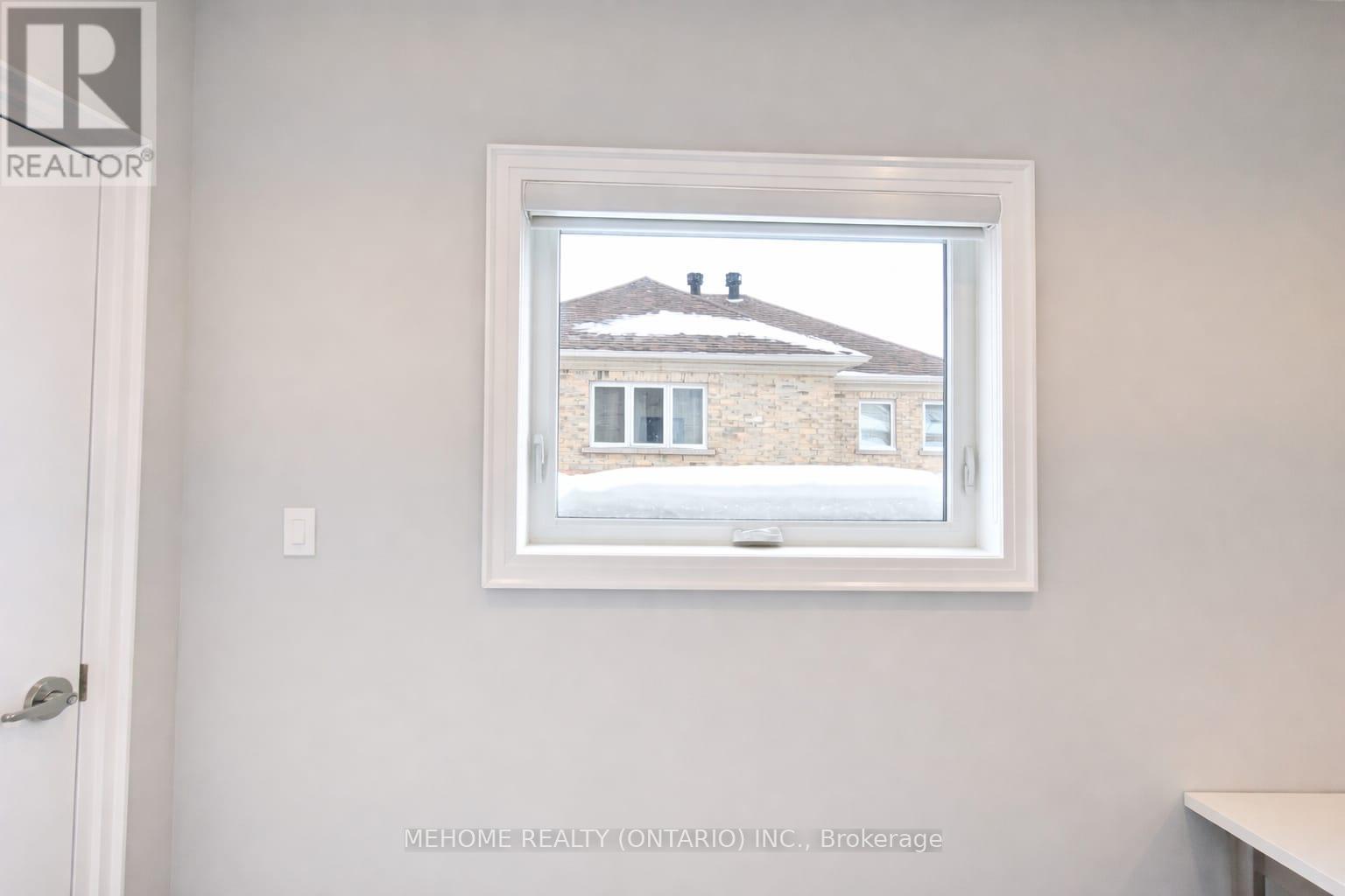 Coach - 15 Bellcroft Lane, Markham, Ontario  L6B 0N7 - Photo 4 - N12715794