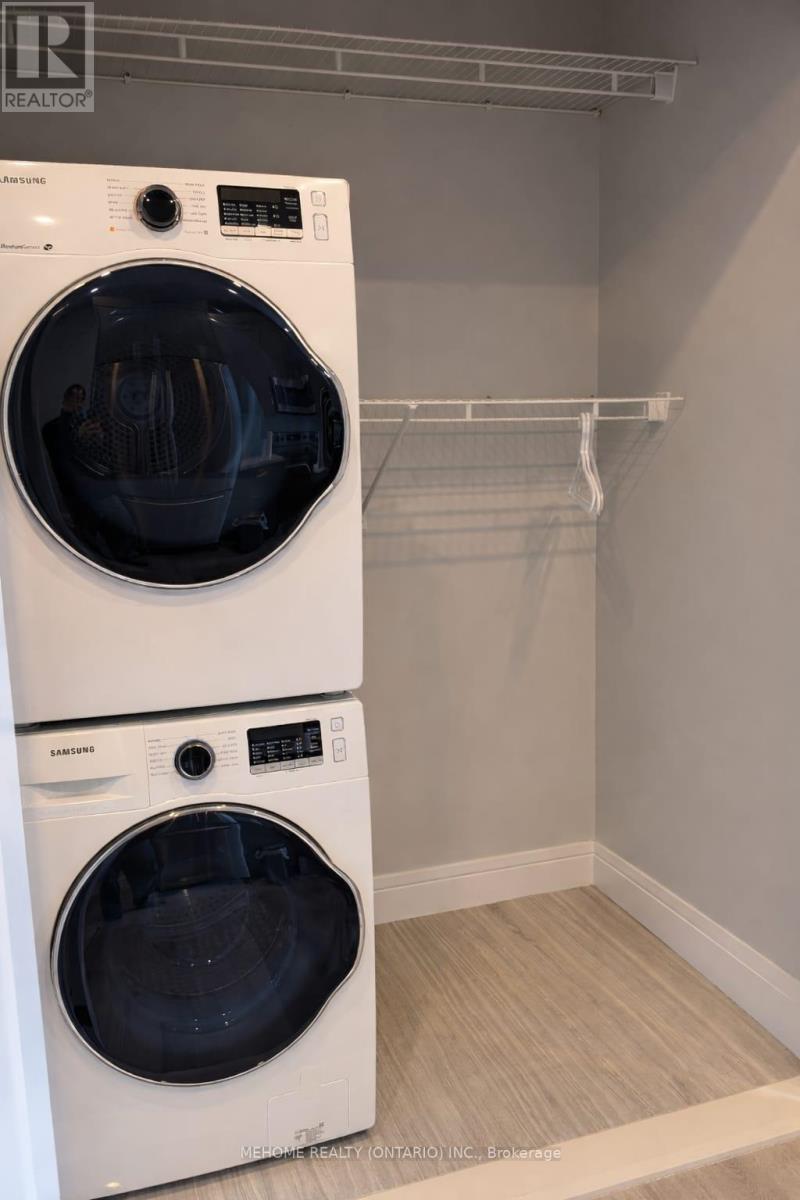 Coach - 15 Bellcroft Lane, Markham, Ontario  L6B 0N7 - Photo 7 - N12715794