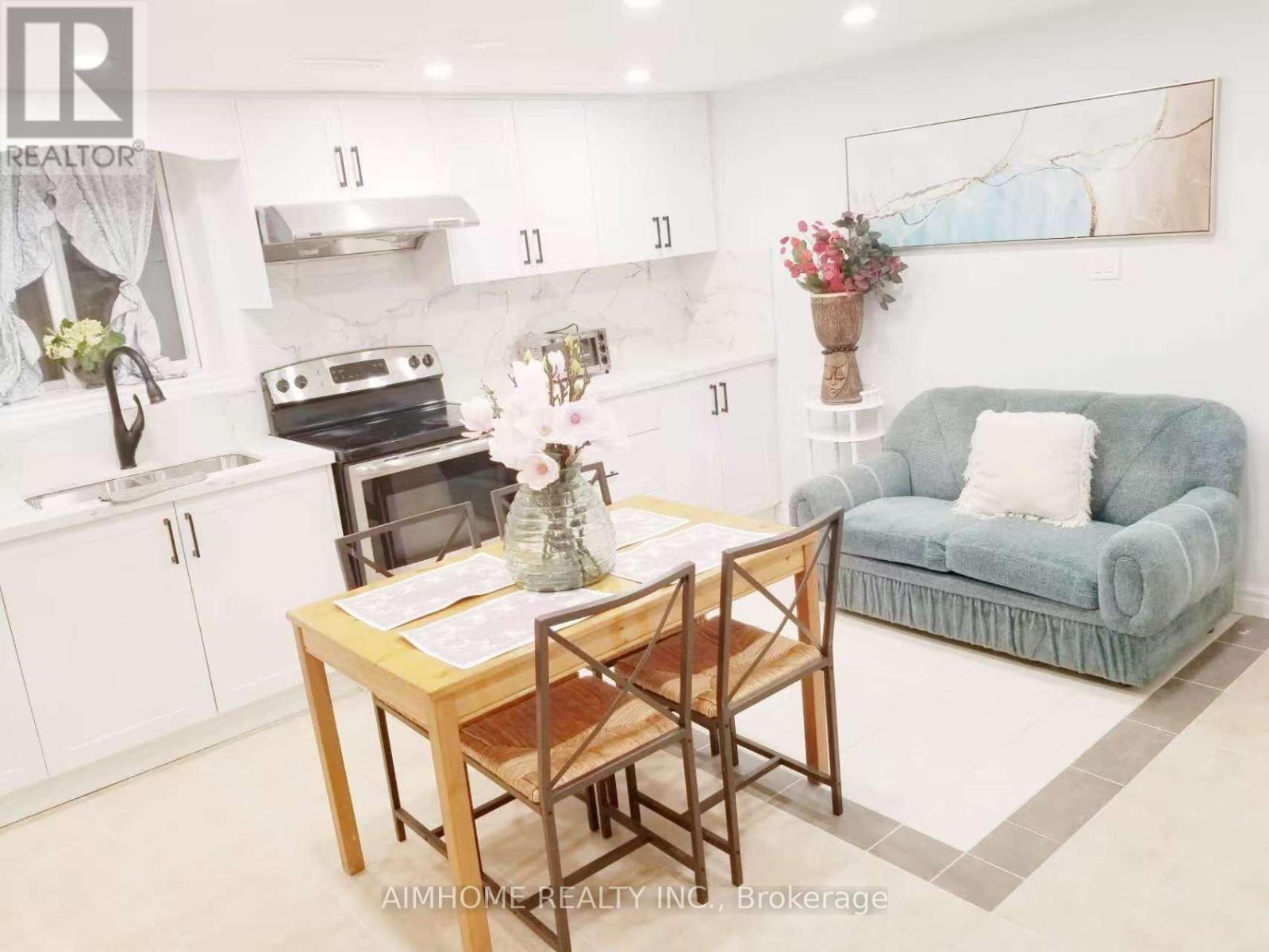 28 Castle Harbour Lane S, Markham, Ontario  L3T 3A2 - Photo 6 - N12715812