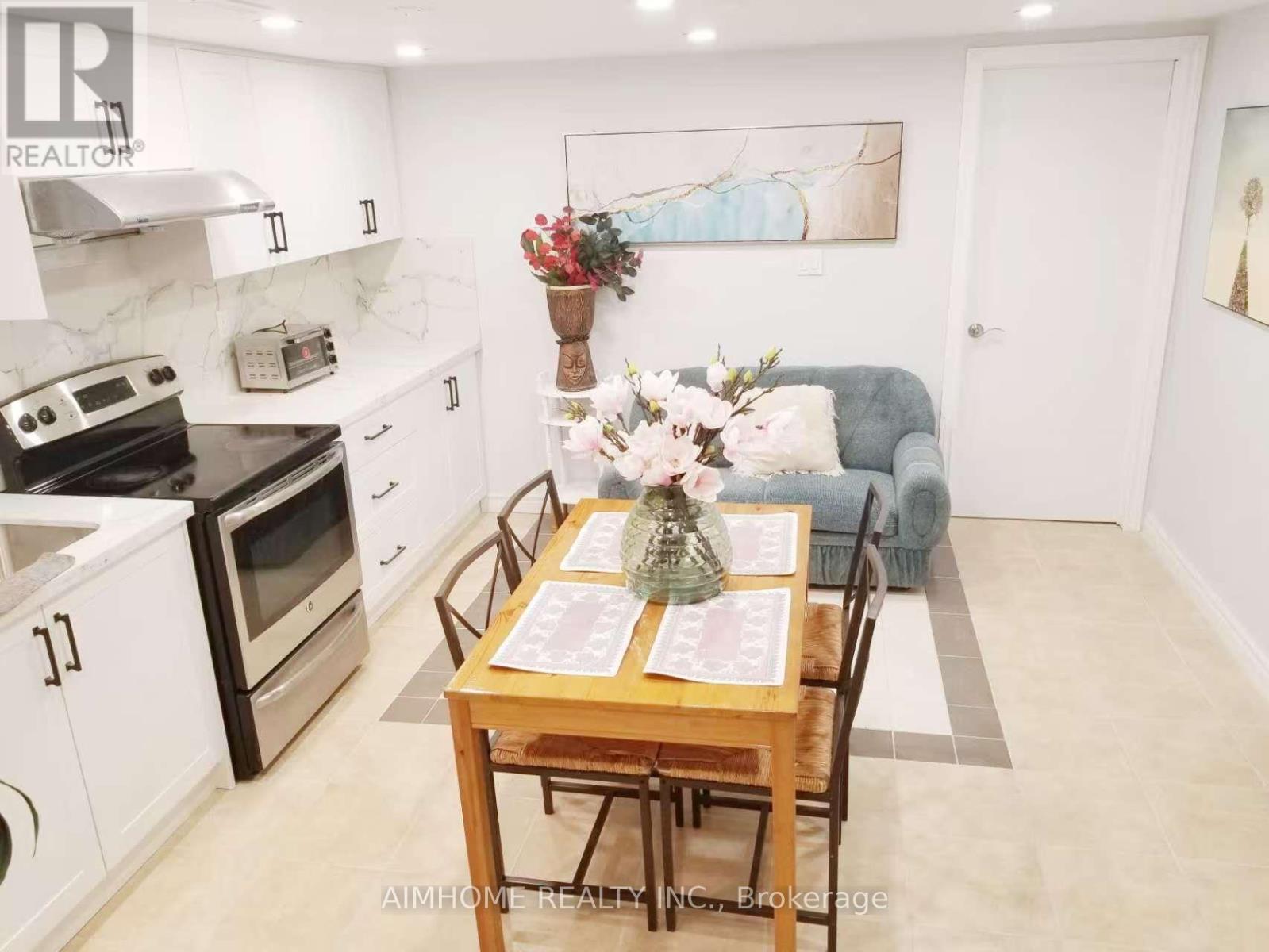 28 Castle Harbour Lane S, Markham, Ontario  L3T 3A2 - Photo 7 - N12715812