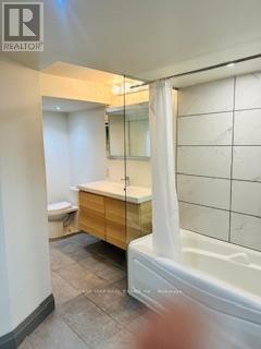 53 Freshspring Drive, Brampton, Ontario  L6R 3H8 - Photo 12 - W12715798