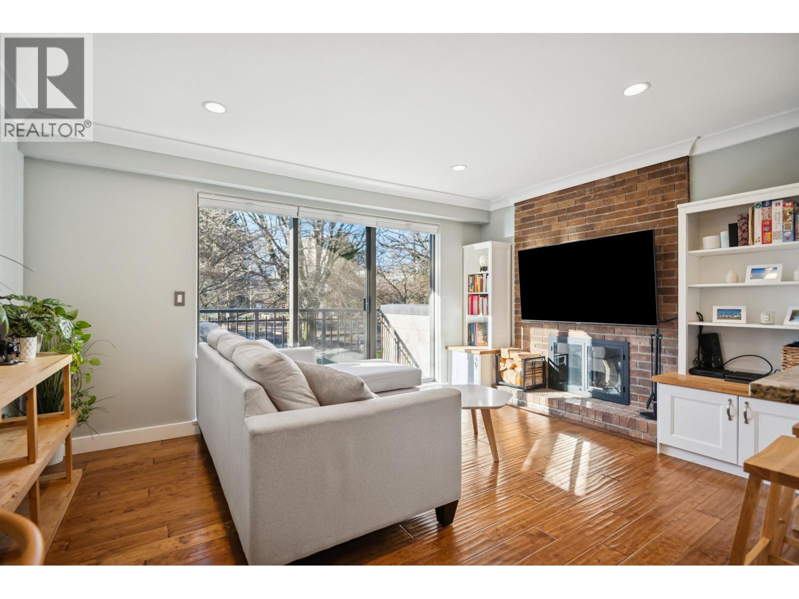 202 1157 Nelson Street, Vancouver, British Columbia  V6E 1J3 - Photo 3 - R3081353