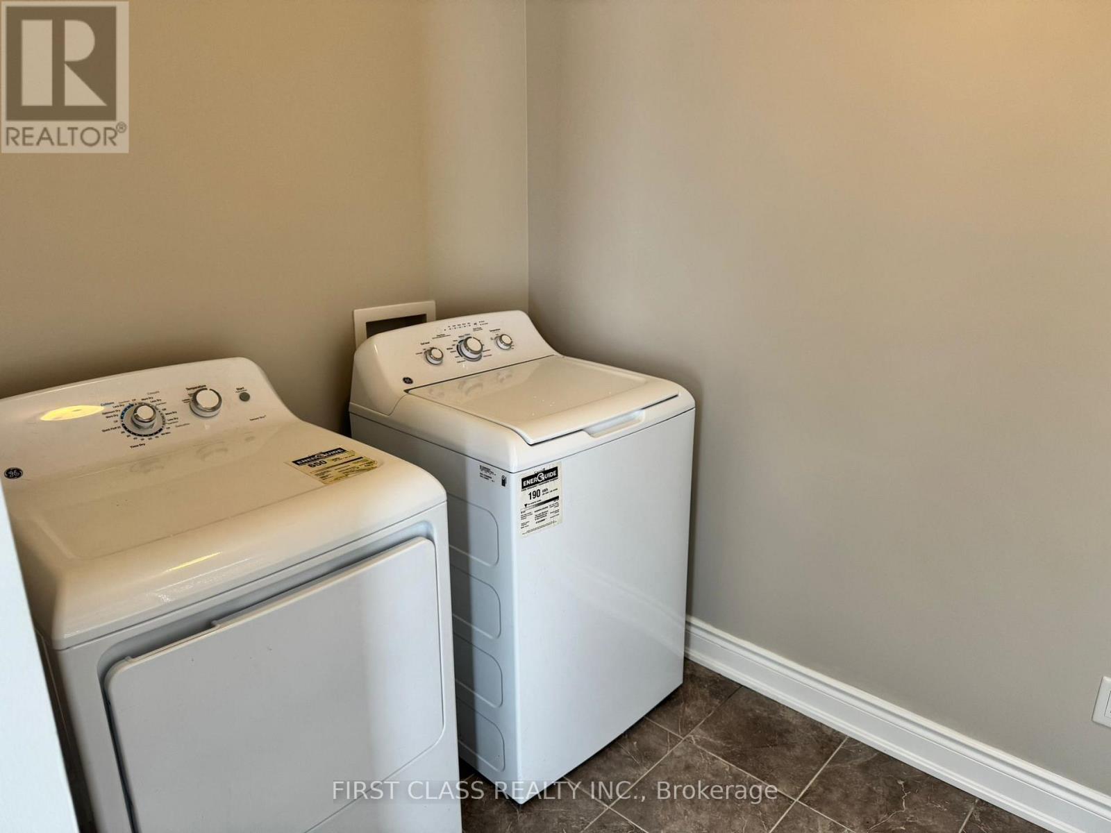 9 Washburn Path, Clarington, Ontario  L1E 0J7 - Photo 11 - E12715836