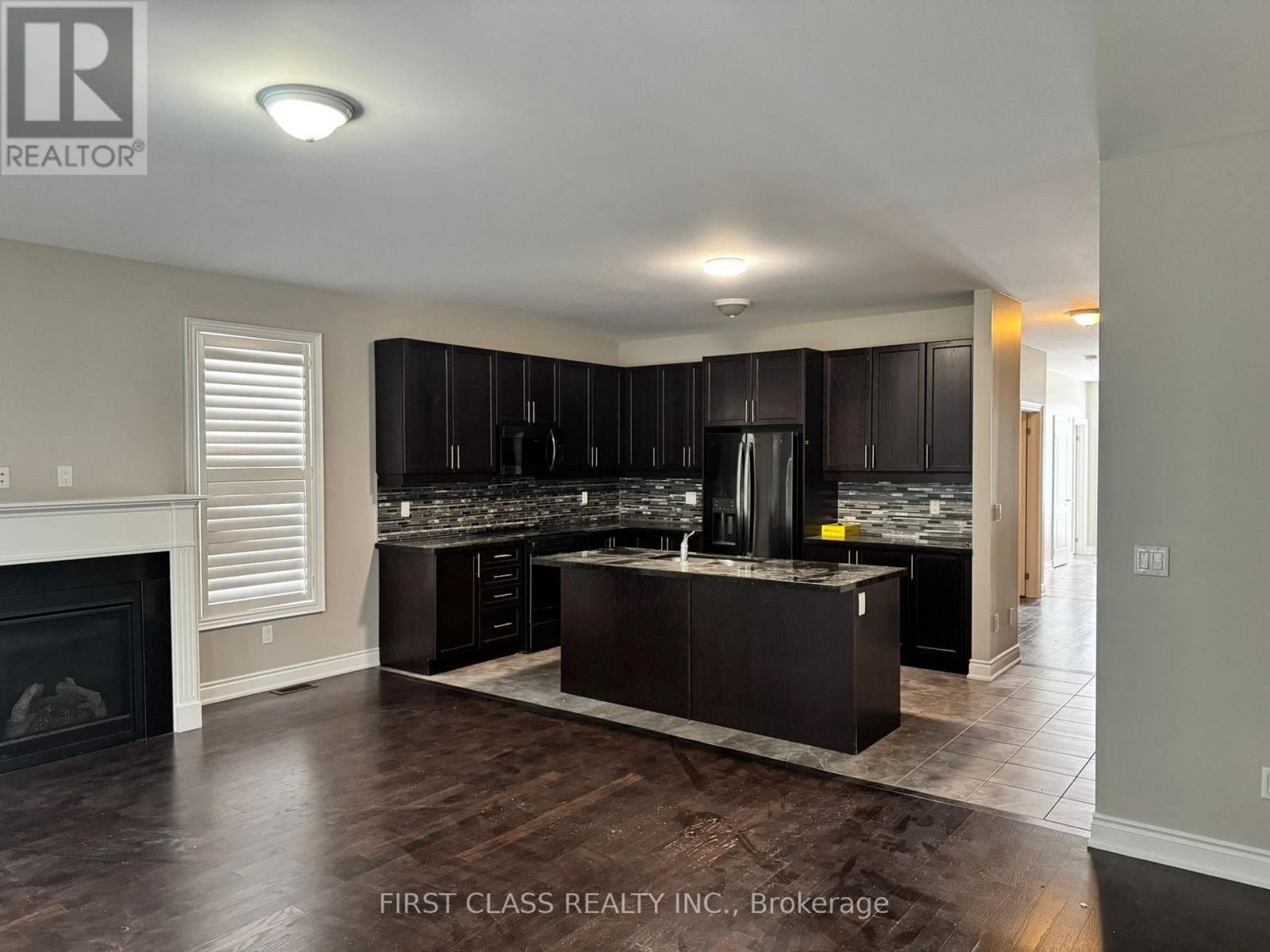 9 Washburn Path, Clarington, Ontario  L1E 0J7 - Photo 2 - E12715836