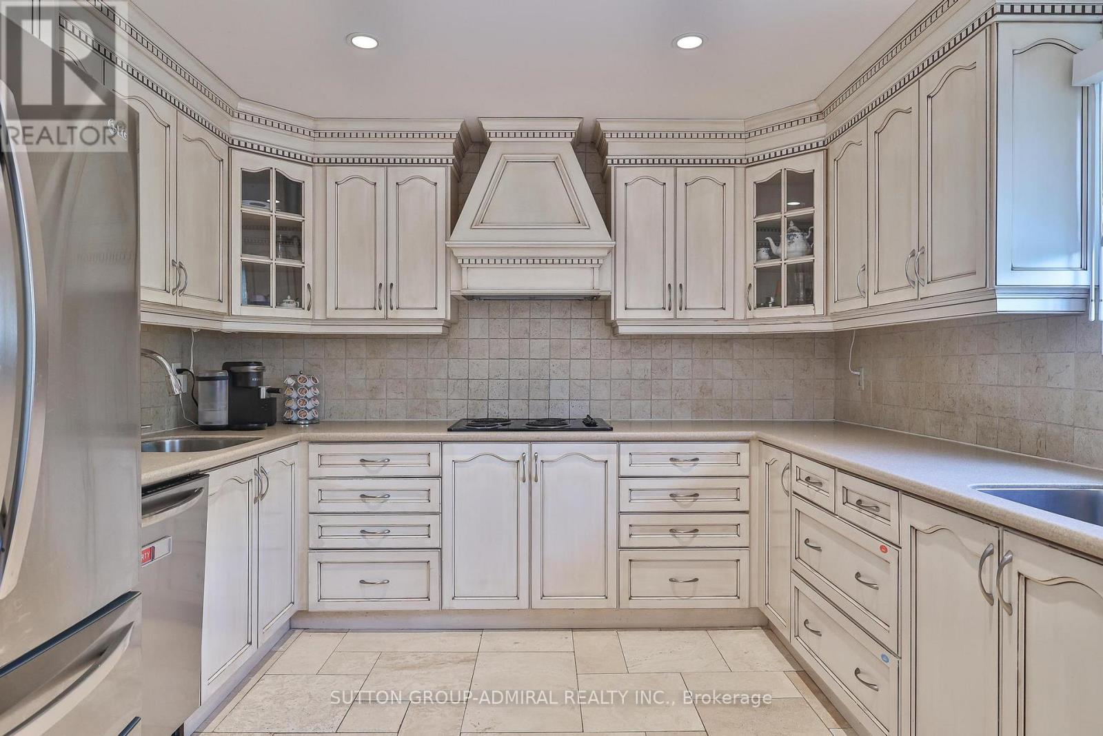 19 Bevshire Circle, Vaughan, Ontario  L4J 5B3 - Photo 18 - N12715820