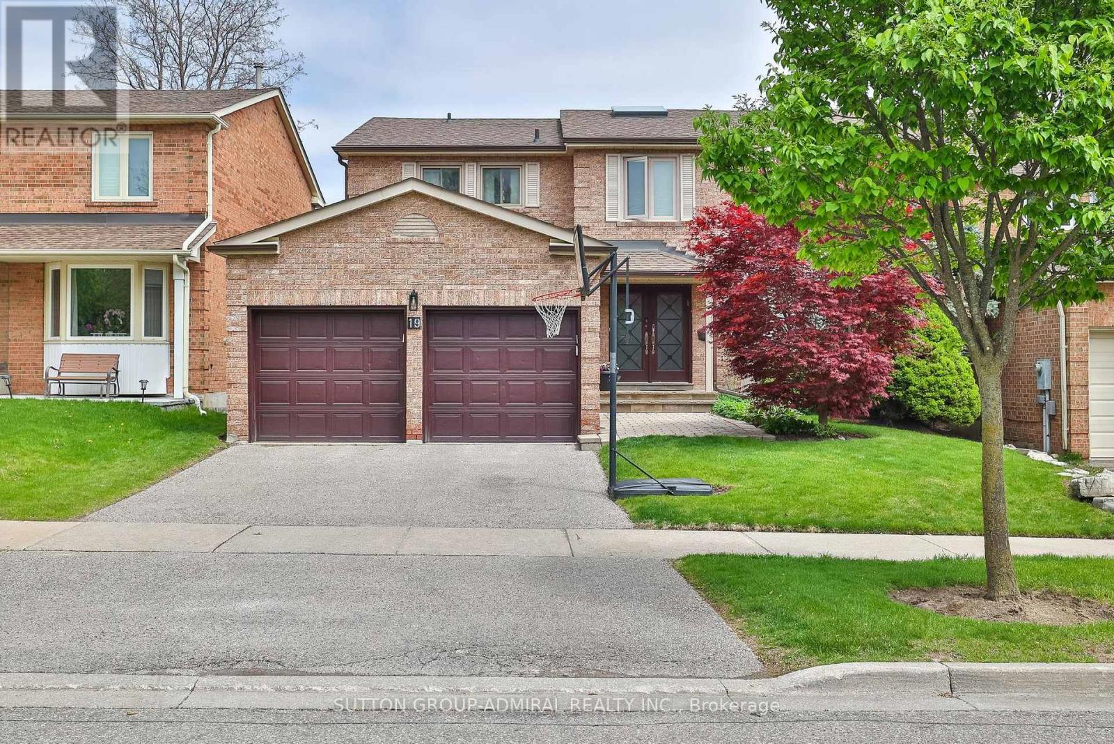 19 Bevshire Circle, Vaughan, Ontario  L4J 5B3 - Photo 2 - N12715820