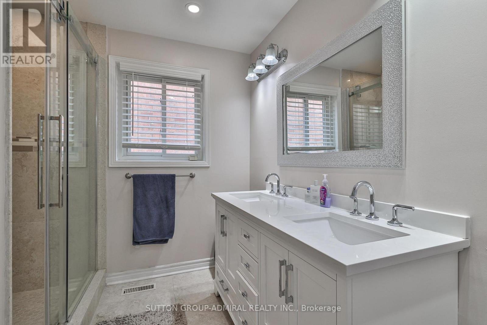 19 Bevshire Circle, Vaughan, Ontario  L4J 5B3 - Photo 34 - N12715820