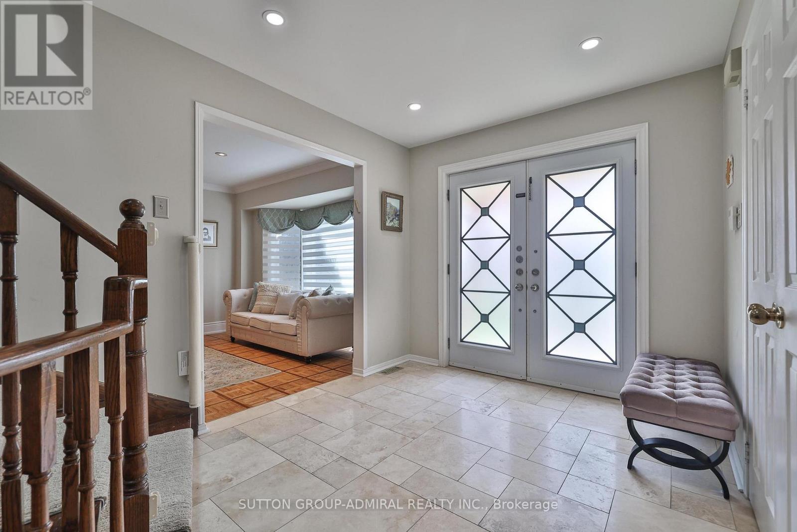 19 Bevshire Circle, Vaughan, Ontario  L4J 5B3 - Photo 5 - N12715820