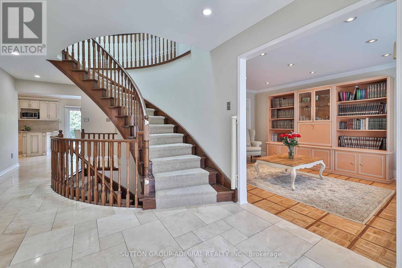 19 Bevshire Circle, Vaughan, Ontario  L4J 5B3 - Photo 6 - N12715820