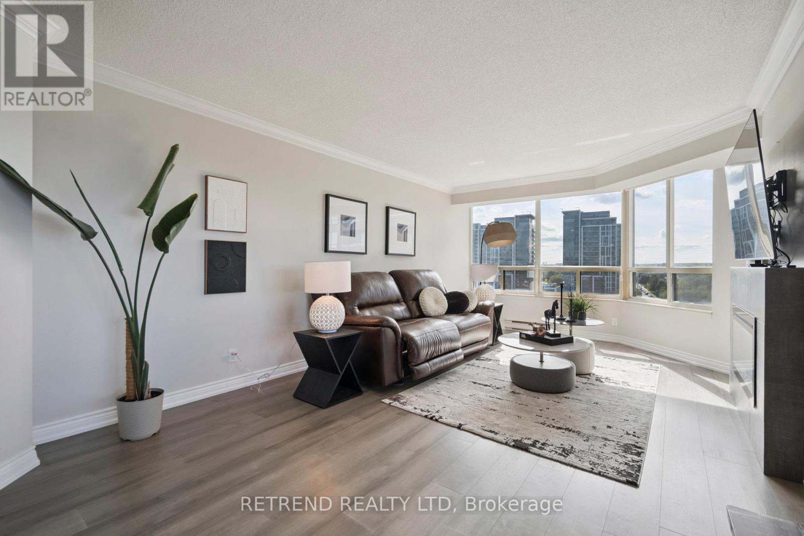 826 - 32 Clarissa Drive, Richmond Hill, Ontario  L4C 9R7 - Photo 4 - N12715832