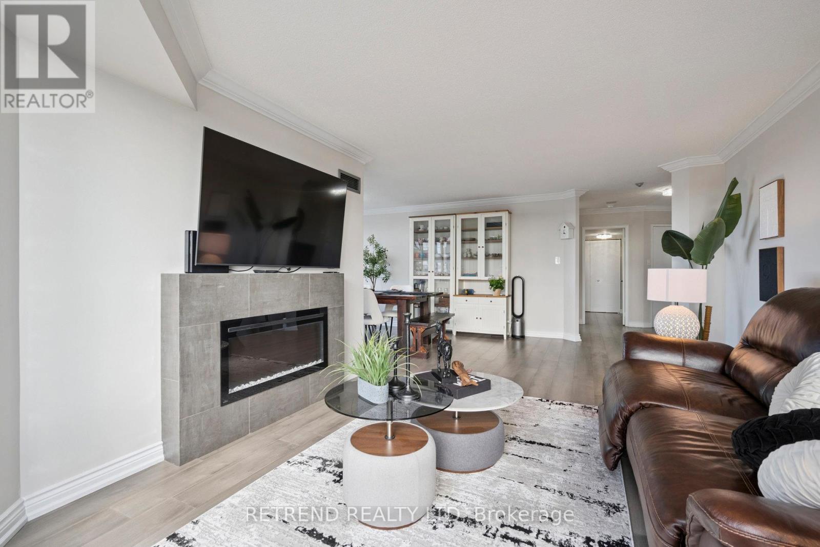 826 - 32 Clarissa Drive, Richmond Hill, Ontario  L4C 9R7 - Photo 6 - N12715832