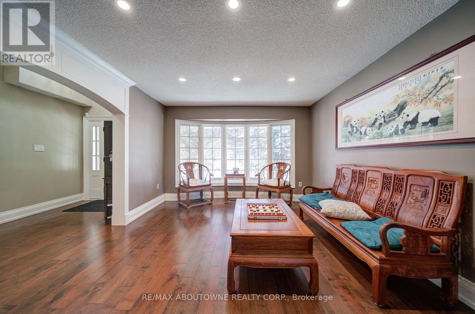 2193 Meadowland Drive, Oakville, Ontario  L6H 6H2 - Photo 10 - W12715816