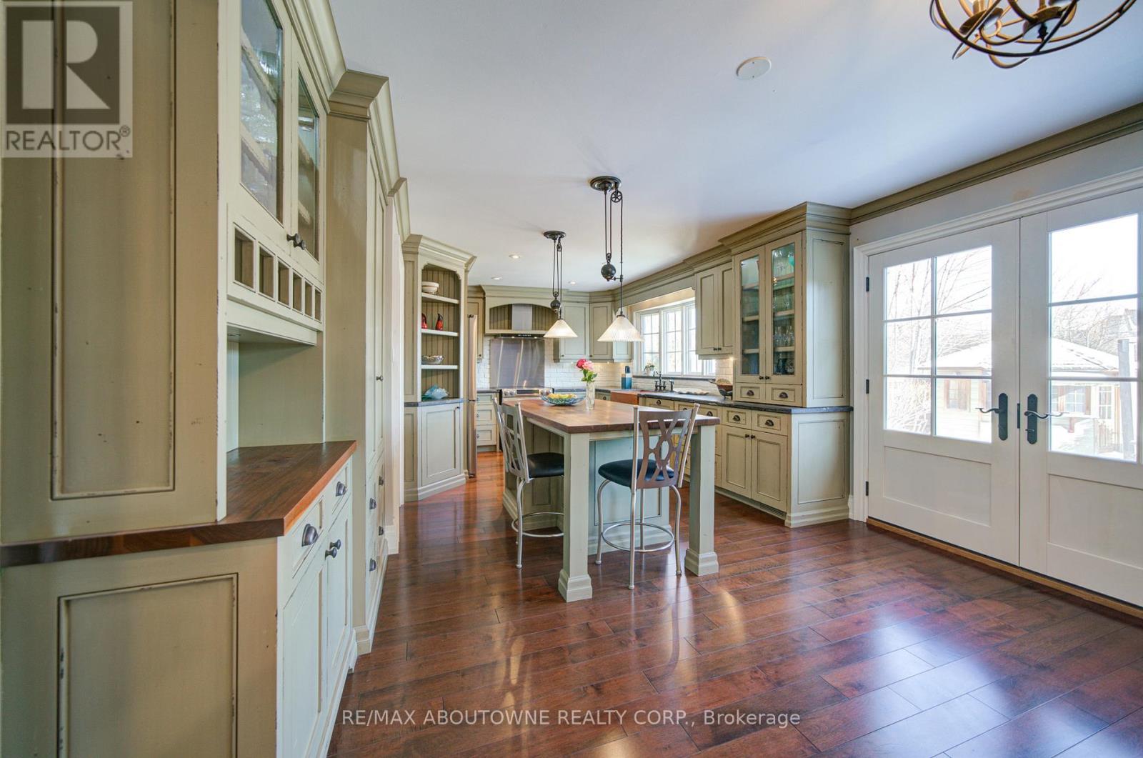 2193 Meadowland Drive, Oakville, Ontario  L6H 6H2 - Photo 15 - W12715816