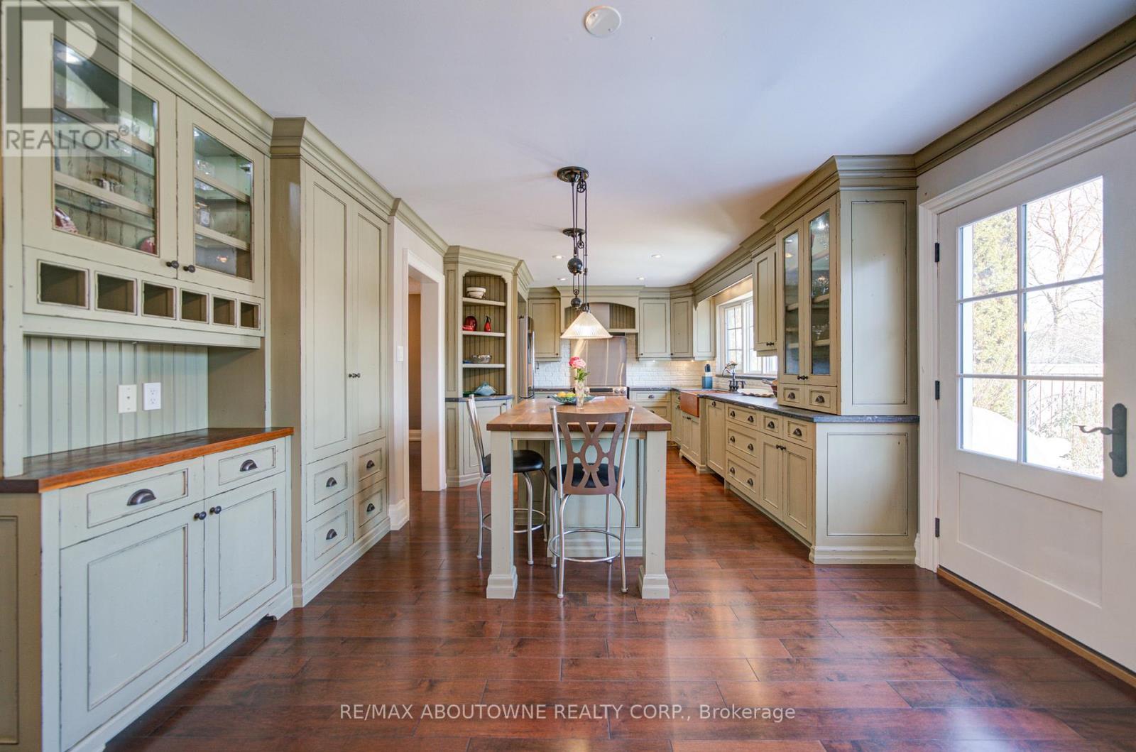 2193 Meadowland Drive, Oakville, Ontario  L6H 6H2 - Photo 16 - W12715816