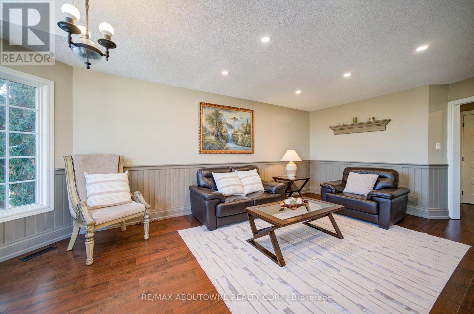 2193 Meadowland Drive, Oakville, Ontario  L6H 6H2 - Photo 24 - W12715816