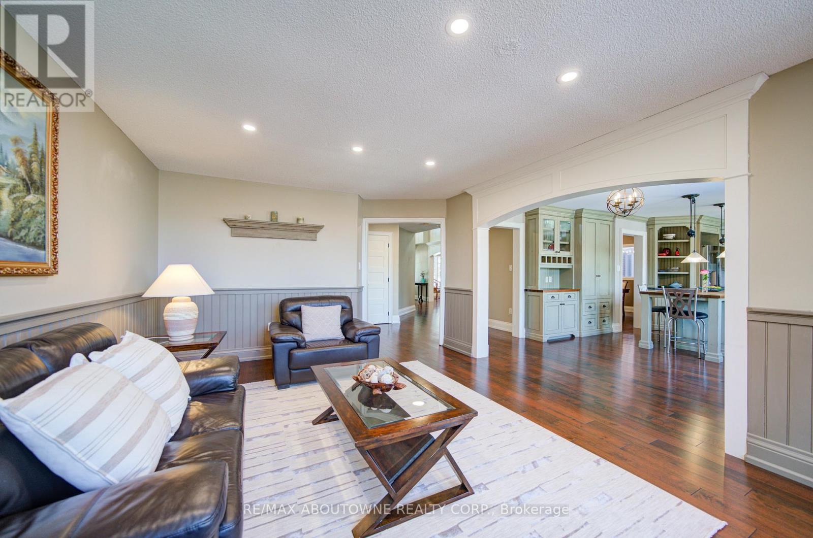 2193 Meadowland Drive, Oakville, Ontario  L6H 6H2 - Photo 25 - W12715816