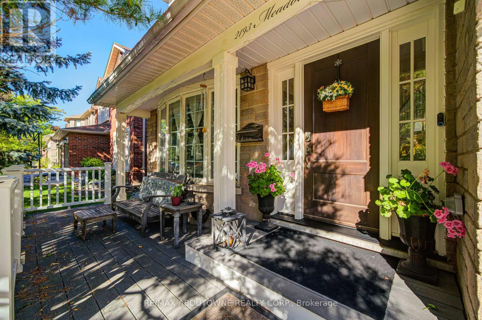 2193 Meadowland Drive, Oakville, Ontario  L6H 6H2 - Photo 3 - W12715816