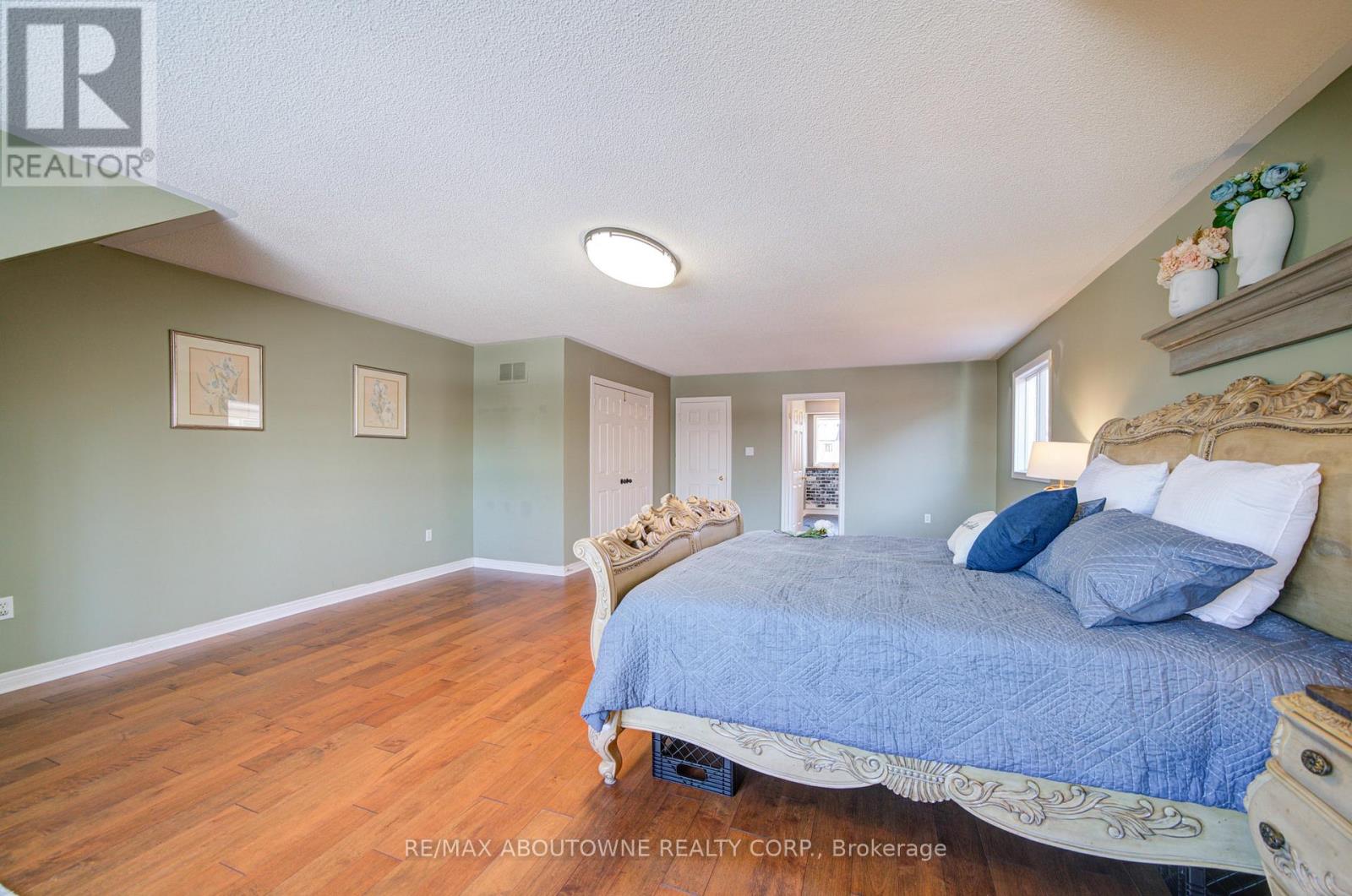 2193 Meadowland Drive, Oakville, Ontario  L6H 6H2 - Photo 33 - W12715816