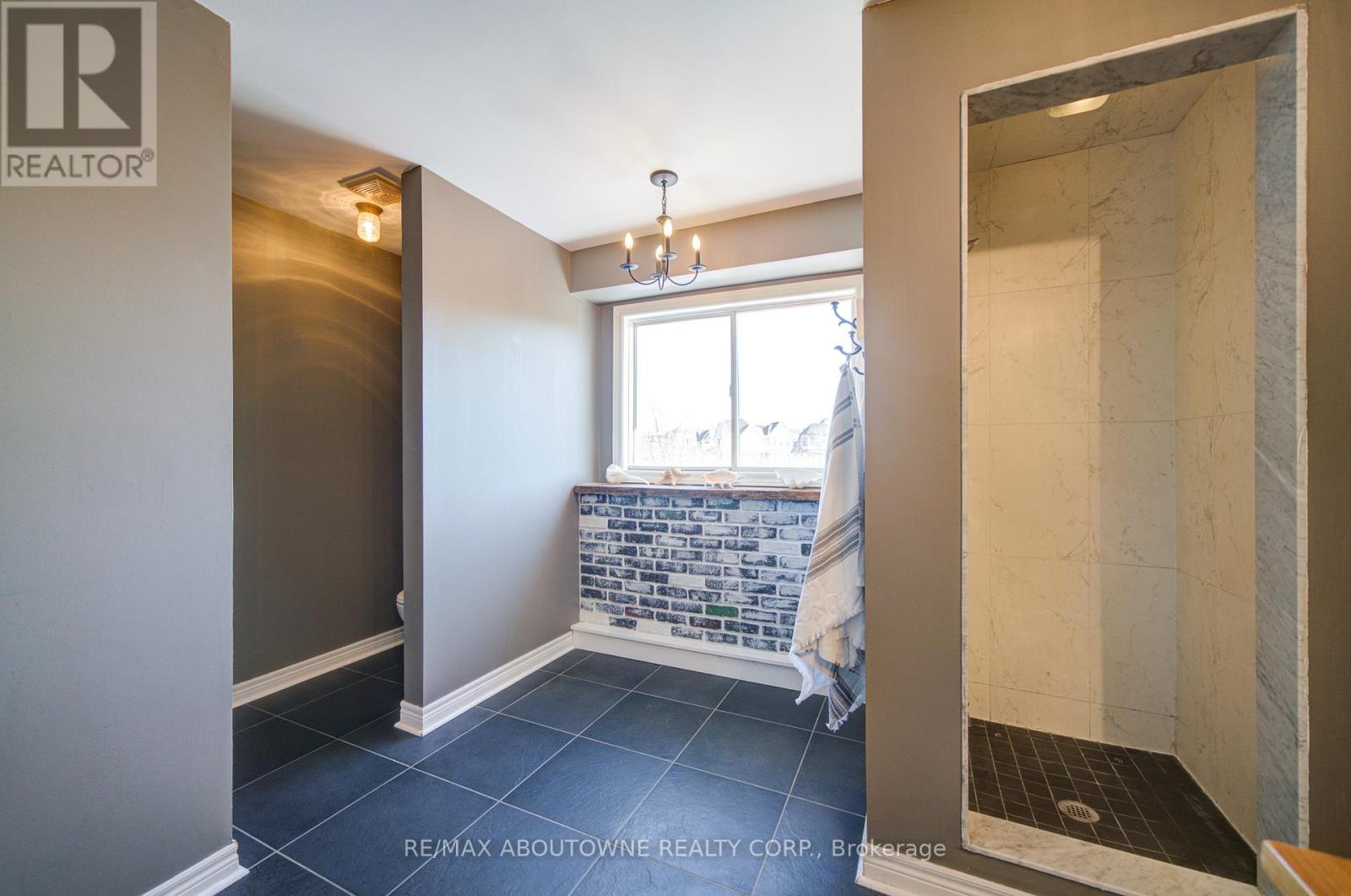 2193 Meadowland Drive, Oakville, Ontario  L6H 6H2 - Photo 35 - W12715816