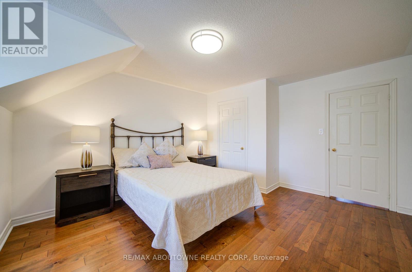 2193 Meadowland Drive, Oakville, Ontario  L6H 6H2 - Photo 44 - W12715816