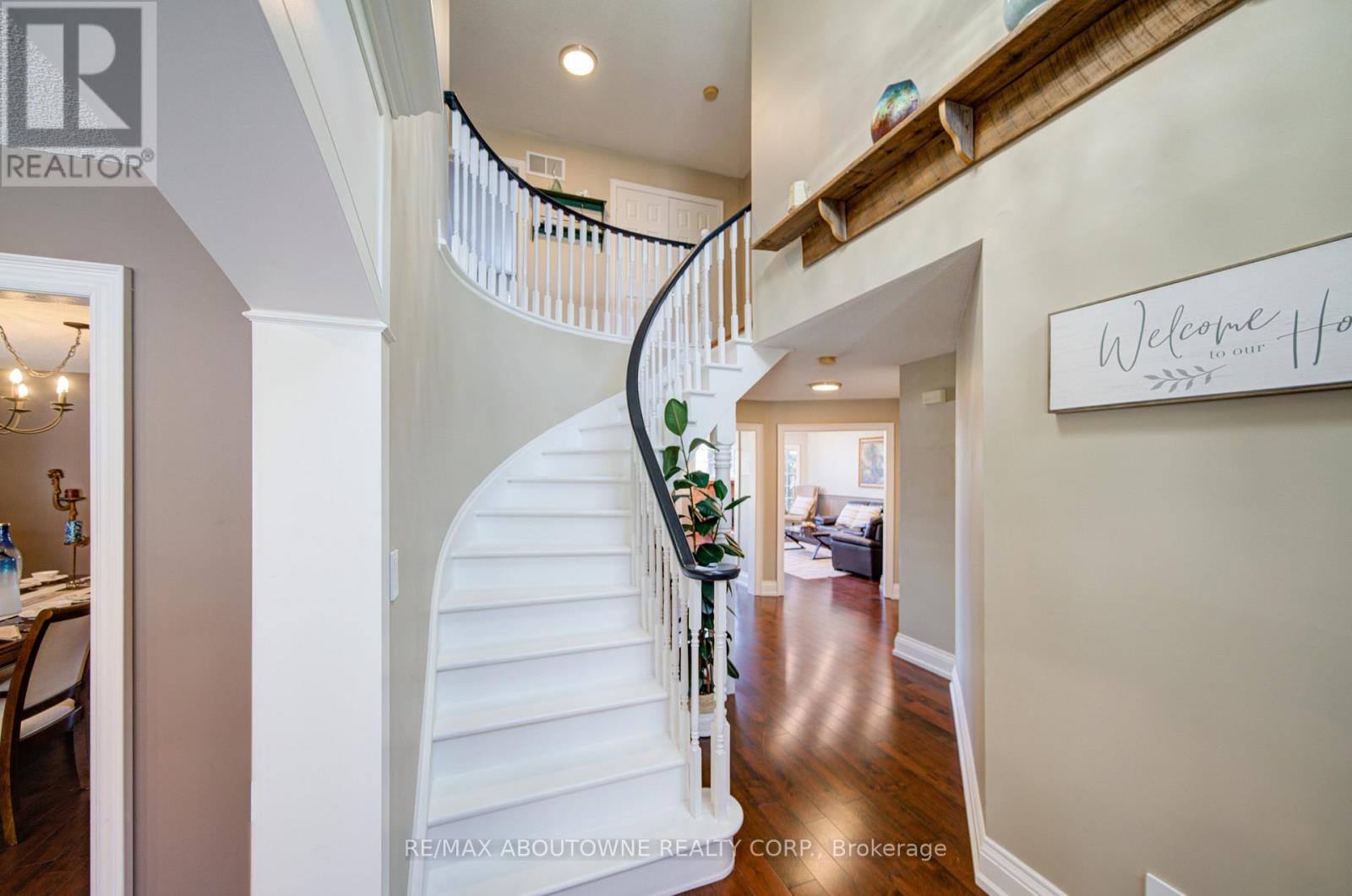 2193 Meadowland Drive, Oakville, Ontario  L6H 6H2 - Photo 7 - W12715816