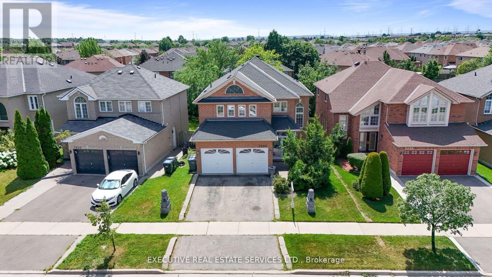 7090 Terragar Boulevard, Mississauga, Ontario  L5N 7N2 - Photo 3 - W12715846