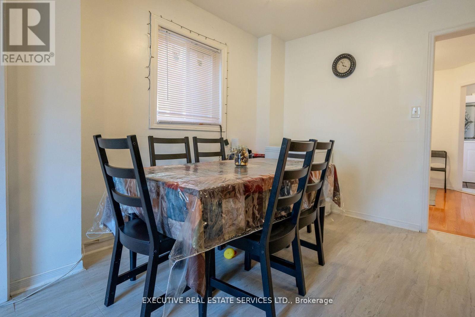 3873 Densbury Drive, Mississauga, Ontario  L5N 6Y9 - Photo 17 - W12715848