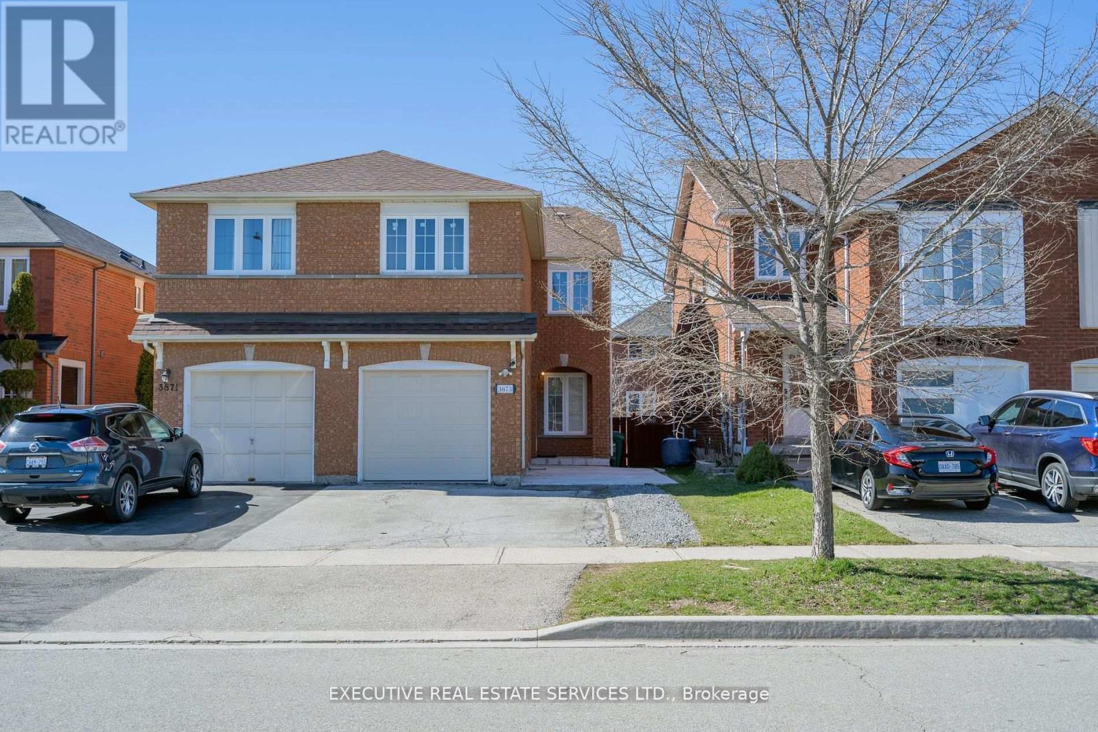 3873 Densbury Drive, Mississauga, Ontario  L5N 6Y9 - Photo 2 - W12715848
