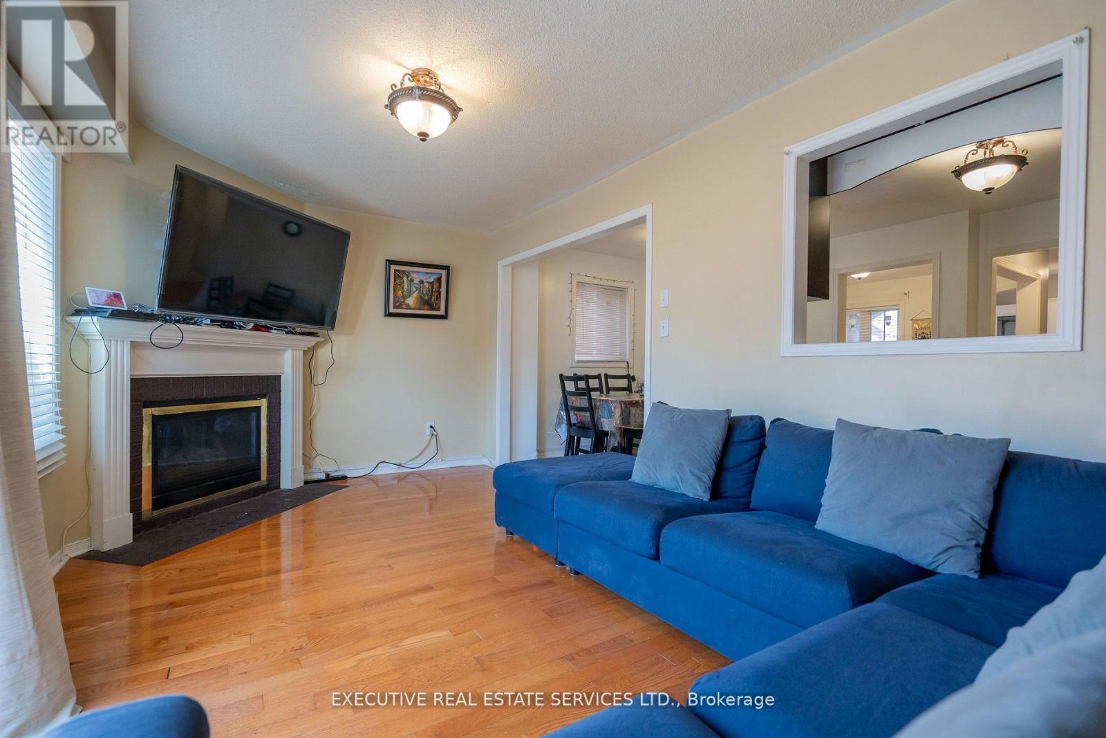 3873 Densbury Drive, Mississauga, Ontario  L5N 6Y9 - Photo 20 - W12715848