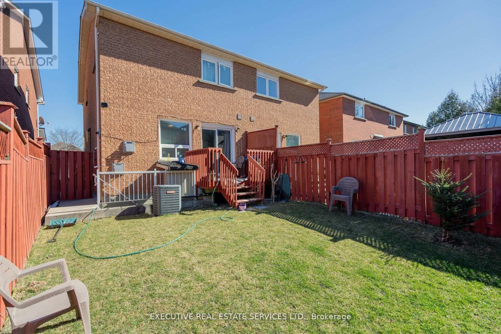 3873 Densbury Drive, Mississauga, Ontario  L5N 6Y9 - Photo 24 - W12715848
