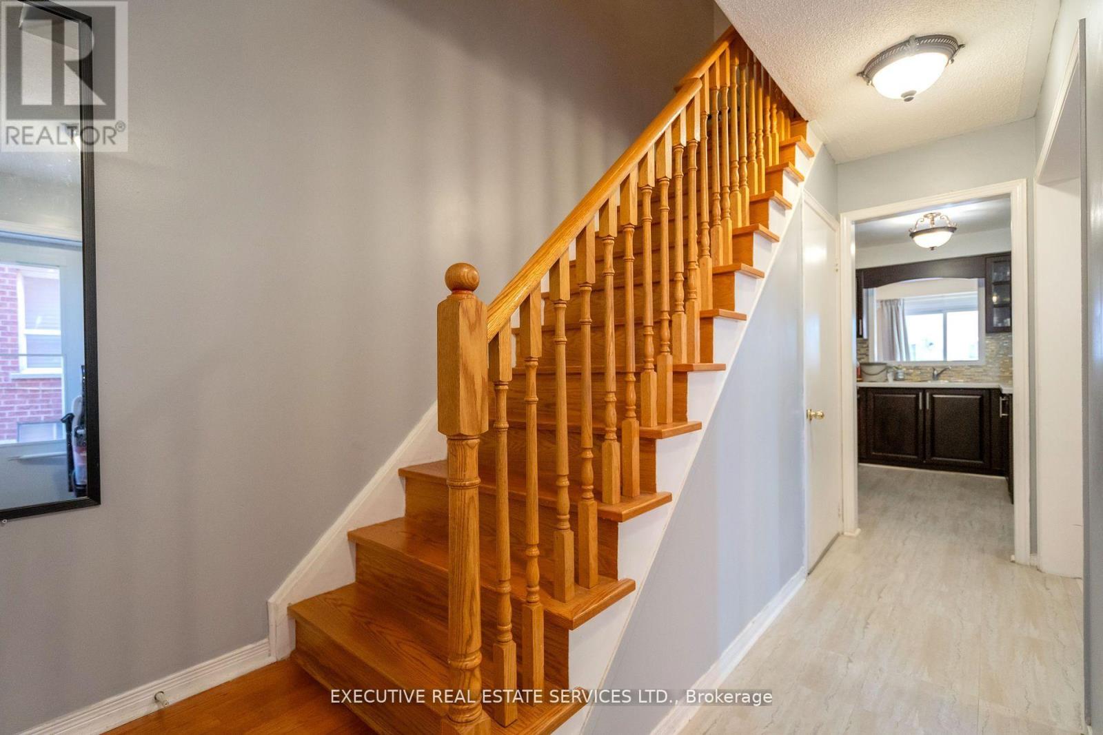 3873 Densbury Drive, Mississauga, Ontario  L5N 6Y9 - Photo 29 - W12715848