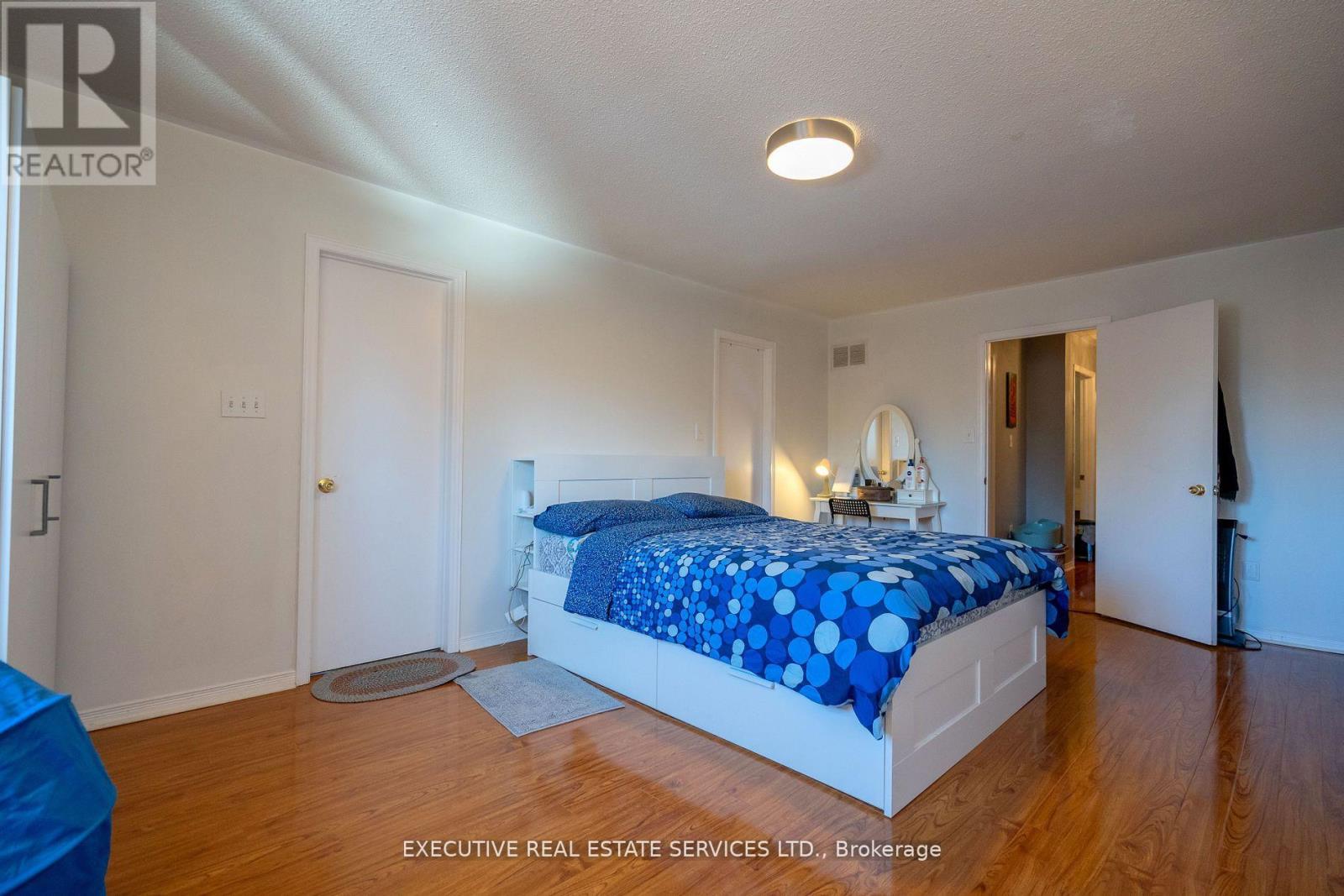 3873 Densbury Drive, Mississauga, Ontario  L5N 6Y9 - Photo 32 - W12715848