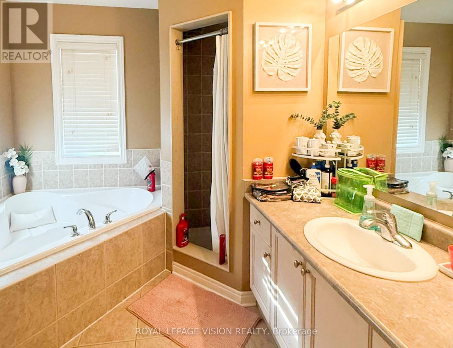 320 Mountainash Road, Brampton, Ontario  L6R 3K6 - Photo 11 - W12715854