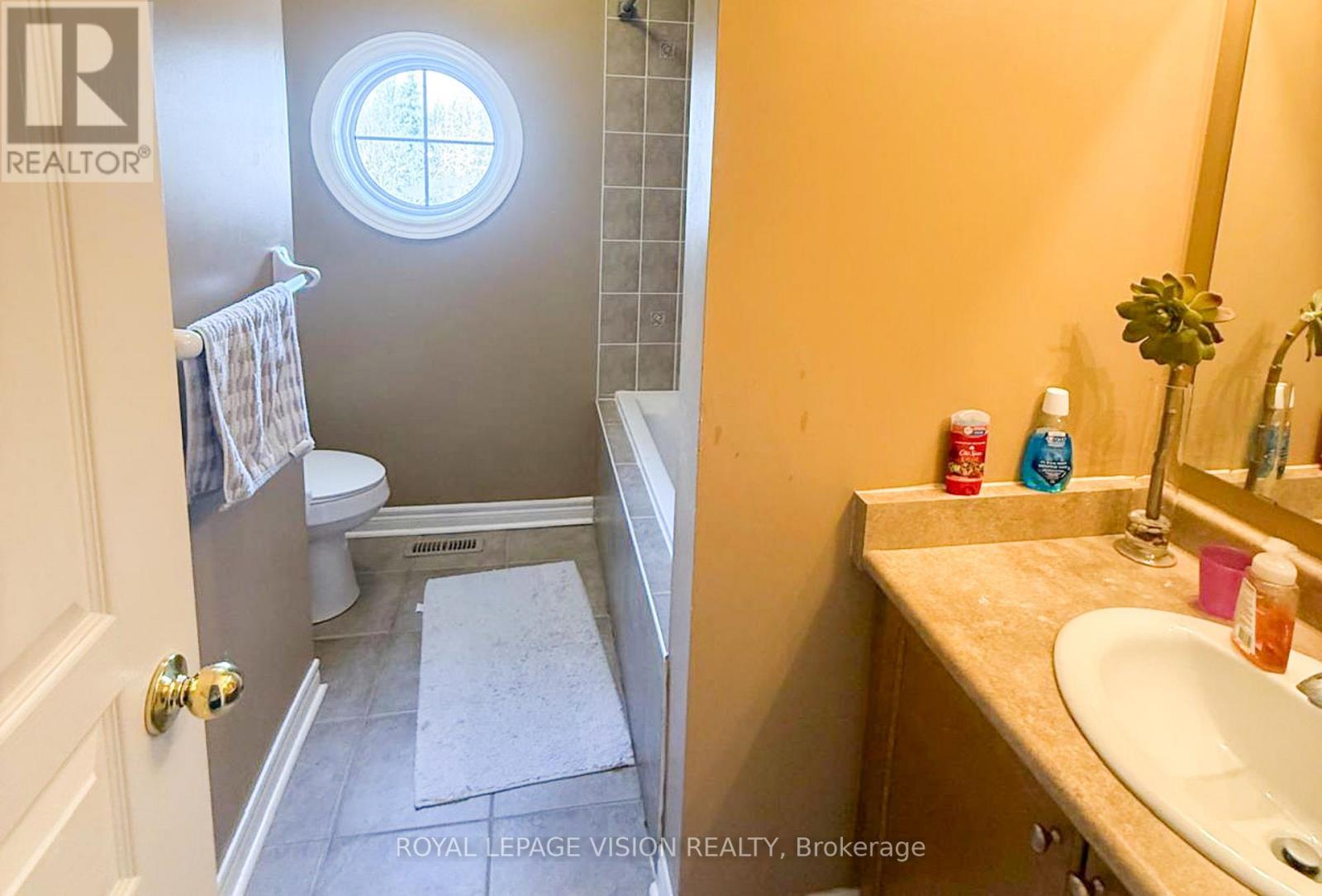 320 Mountainash Road, Brampton, Ontario  L6R 3K6 - Photo 17 - W12715854