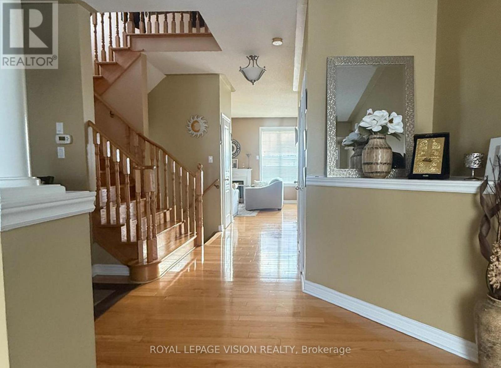 320 Mountainash Road, Brampton, Ontario  L6R 3K6 - Photo 4 - W12715854