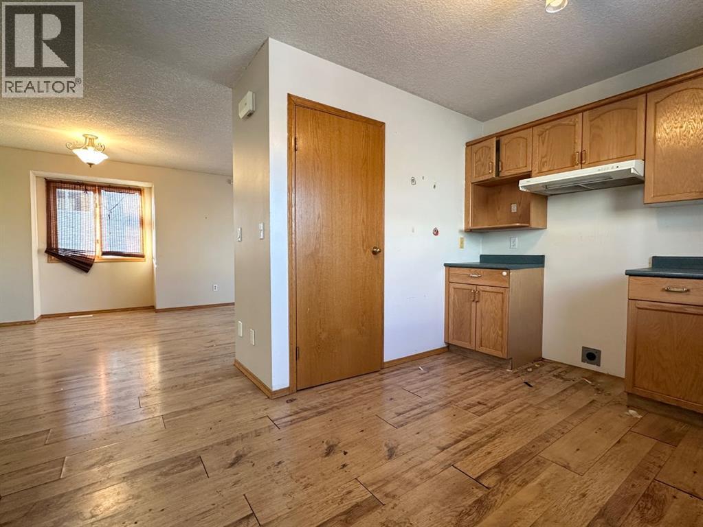 4028 55 Avenue, Whitecourt, Alberta  T7S 1C5 - Photo 6 - A2280617