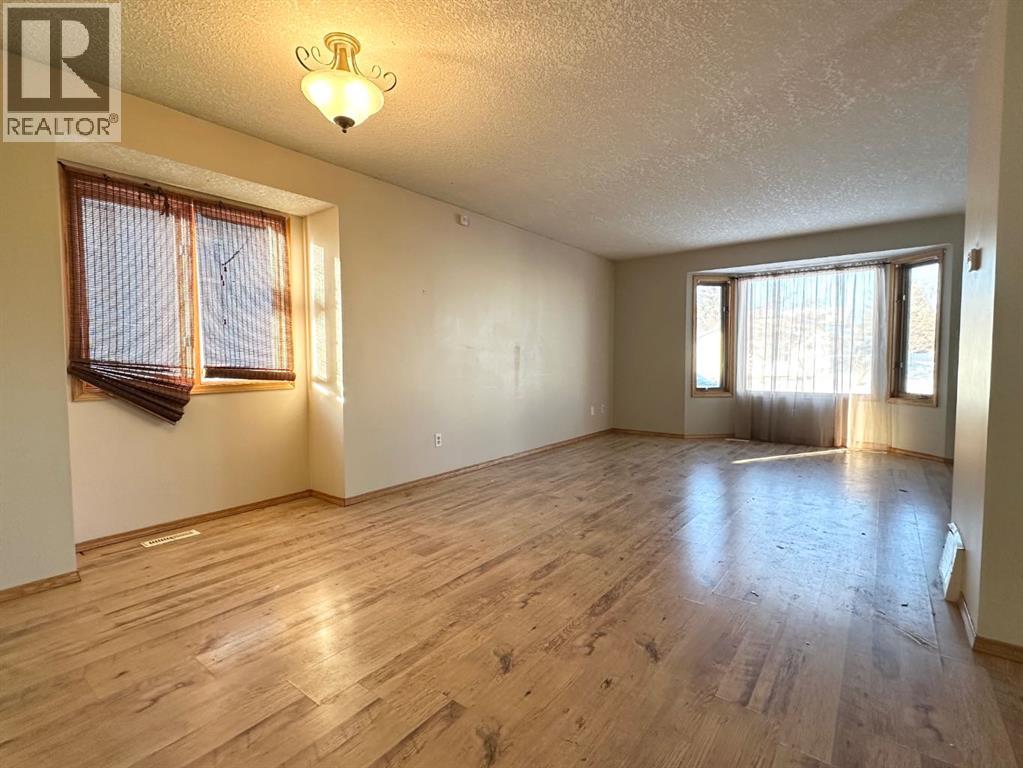 4028 55 Avenue, Whitecourt, Alberta  T7S 1C5 - Photo 5 - A2280617