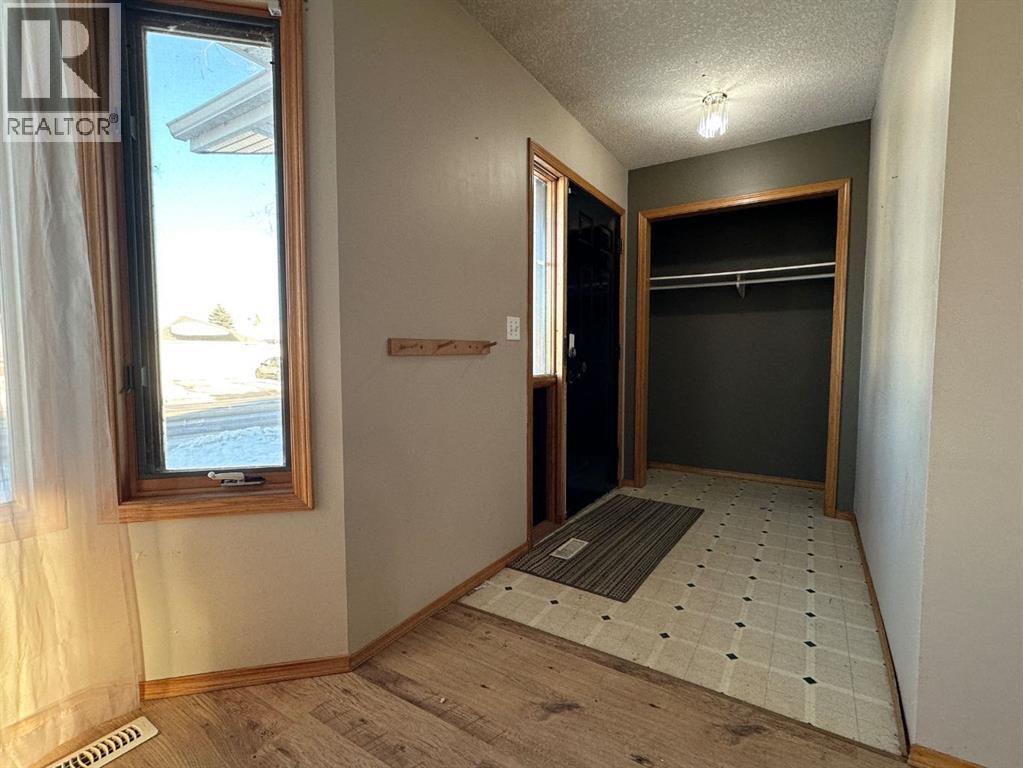 4028 55 Avenue, Whitecourt, Alberta  T7S 1C5 - Photo 2 - A2280617