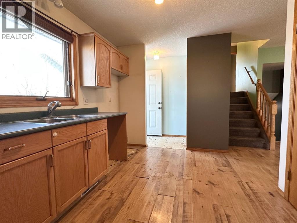 4028 55 Avenue, Whitecourt, Alberta  T7S 1C5 - Photo 8 - A2280617