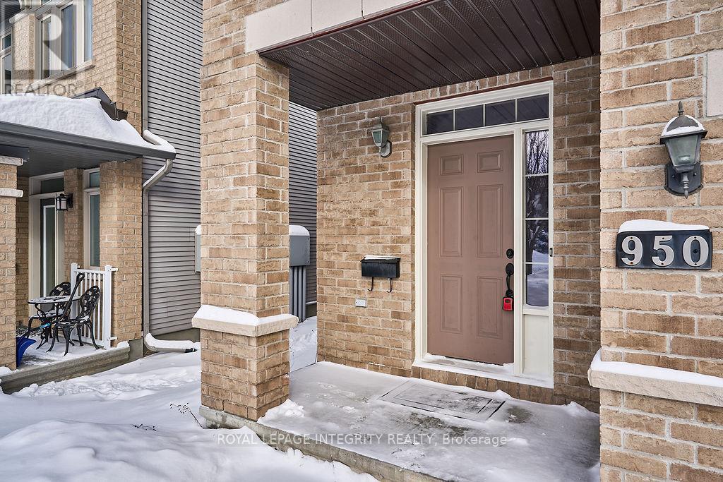 950 Fletcher Circle, Ottawa, Ontario  K2T 0B7 - Photo 5 - X12715880