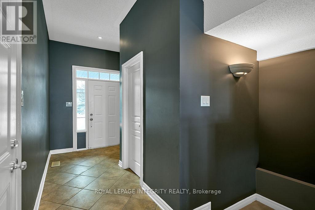 950 Fletcher Circle, Ottawa, Ontario  K2T 0B7 - Photo 7 - X12715880