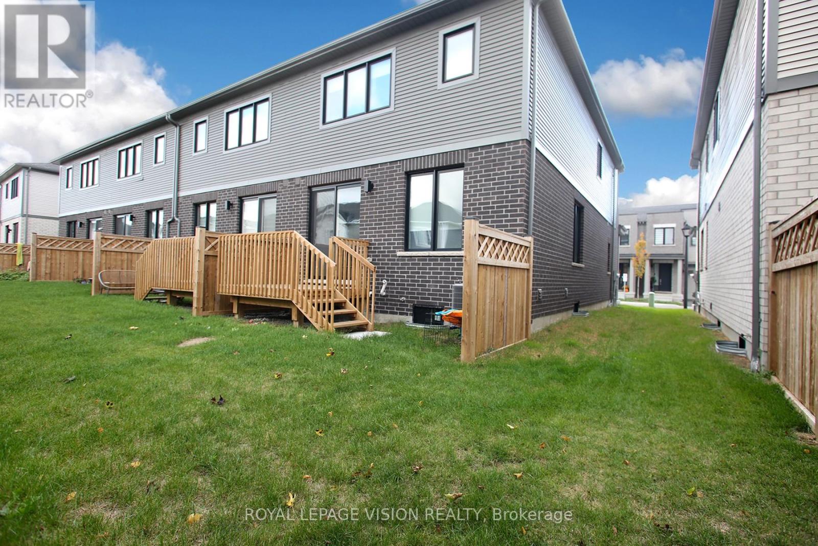 21 Sorbara Way, Whitby, Ontario  L1M 0M4 - Photo 24 - E12715882