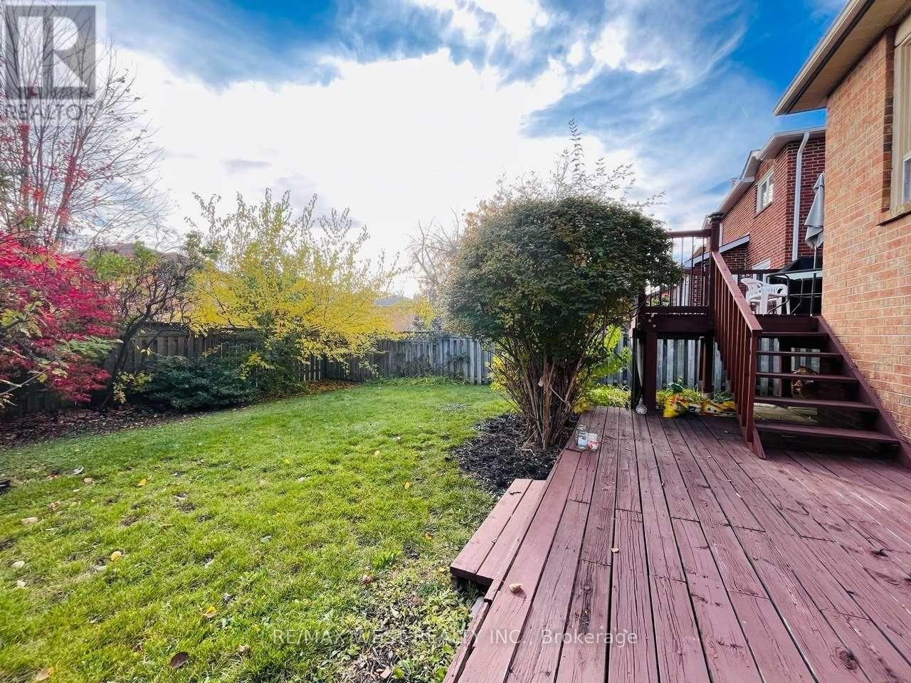 106 O'connor Crescent, Richmond Hill, Ontario  L4C 7N7 - Photo 13 - N12715872