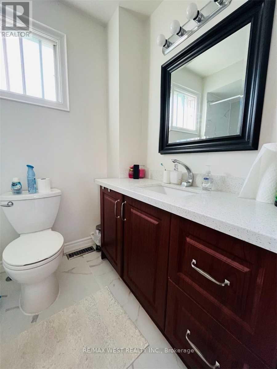 106 O'connor Crescent, Richmond Hill, Ontario  L4C 7N7 - Photo 21 - N12715872