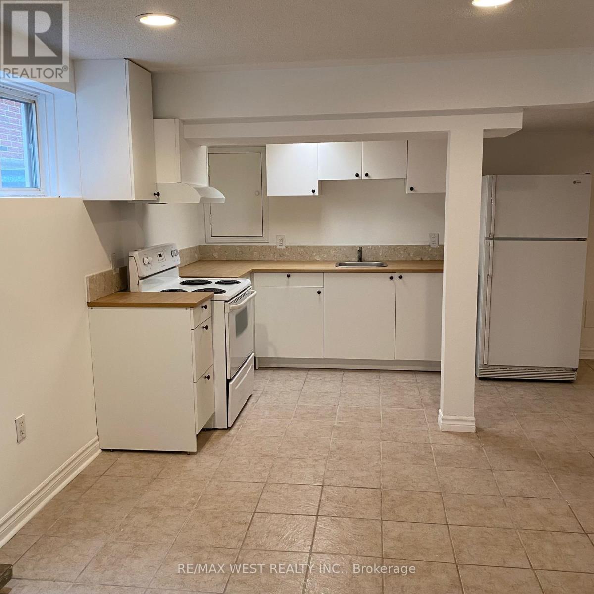 106 O'connor Crescent, Richmond Hill, Ontario  L4C 7N7 - Photo 22 - N12715872